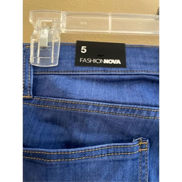 Fashion Nova Flare Stretch Jeans Size 5 - Picture 4 of 7